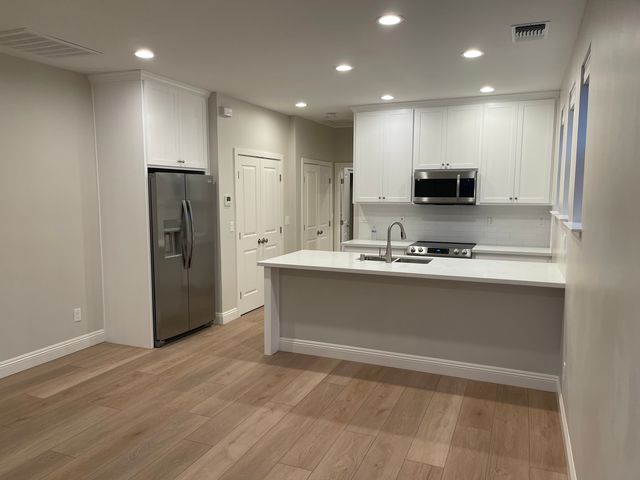 3124 Maryknoll Ct, Sacramento, CA 95826