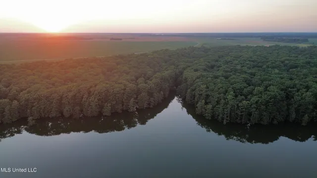 Bolivar Rd, Benoit, MS 38725