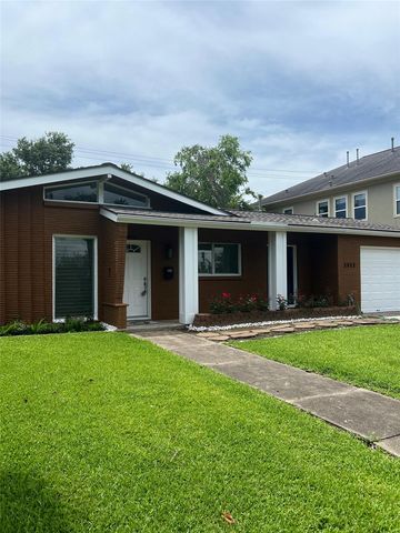 2911 Linkwood Dr, Houston, TX 77025