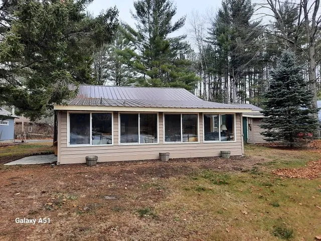 106 Stuart Ln, Wells, NY 12190