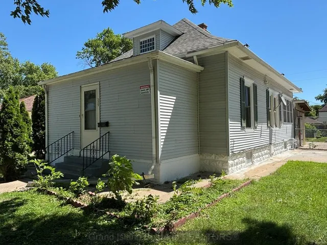 325 S  Vine St, Grand Island, NE 68801