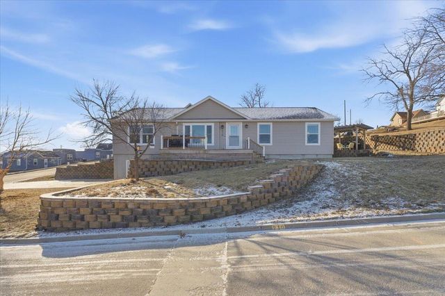 210 5th St, Minden, IA 51553