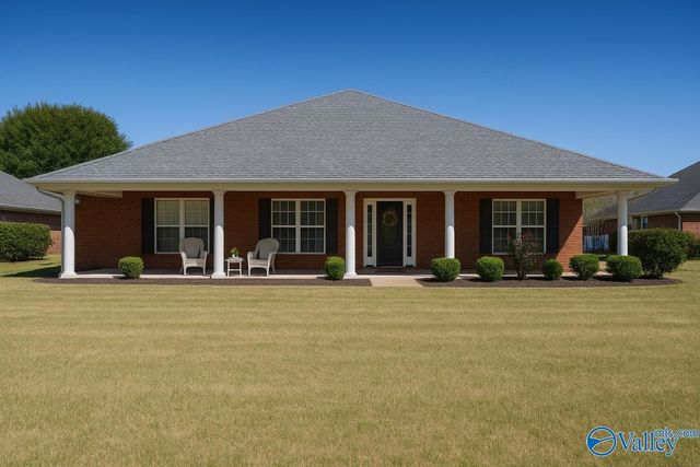 4918 Montauk Trl SE, Owens Cross Roads, AL 35763