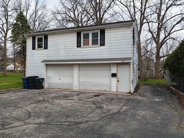 257 Buttonwood Ave, Bowling Green, OH 43402