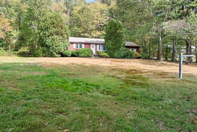 8 Galloway Rd, Chelmsford, MA 01824
