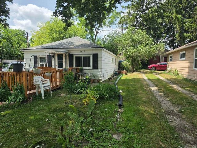 3420 Burchfield Dr, Lansing, MI 48910