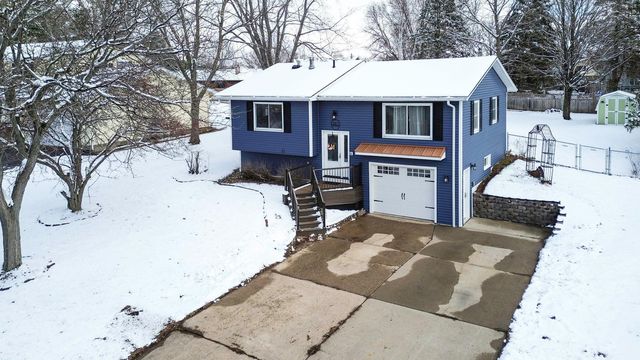 610 Foster St, River Falls, WI 54022