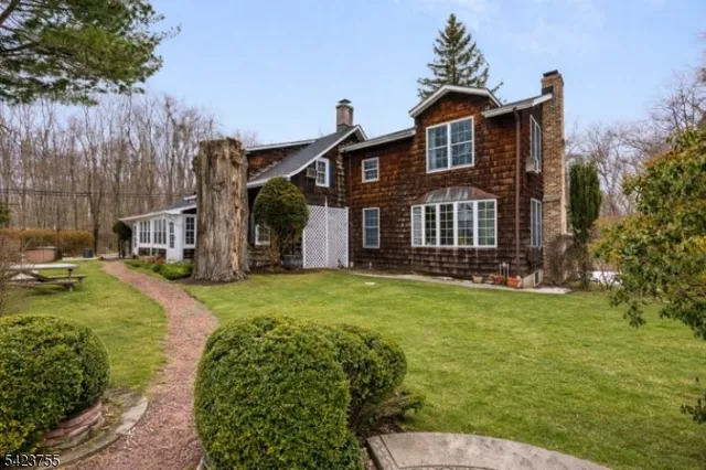 691 Ridgedale Ave, East Hanover, NJ 07936