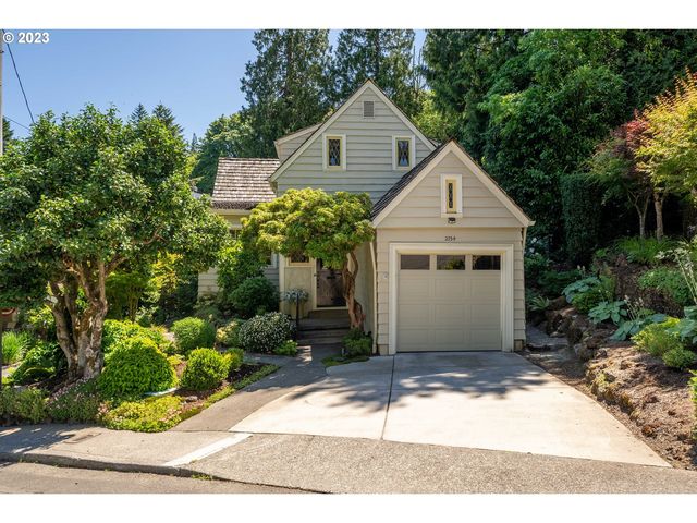 2754 SW Old Orchard Rd, Portland, OR 97201