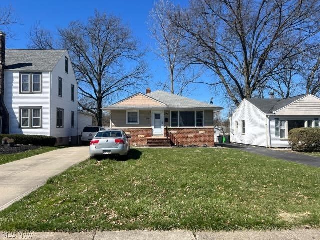 1118 Summit Dr, Mayfield Heights, OH 44124