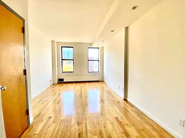 221 Van Brunt St #3A, Brooklyn, NY 11231