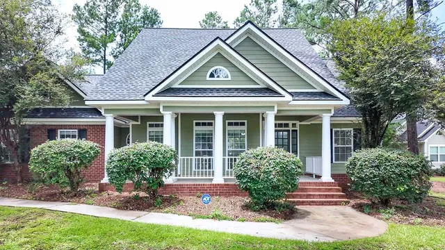 102 Spur Ln, Thomasville, GA 31757