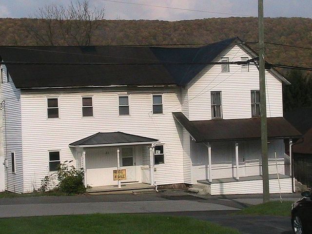 21 Old Hill Rd, Loganton, PA 17747