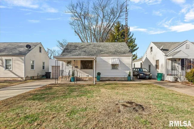 2945 S  3rd St, Southern View, IL 62703