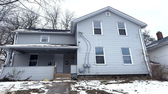 28 Christie St, Akron, OH 44303