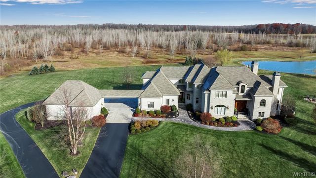 7260 Country View Ln, Clarence Center, NY 14032