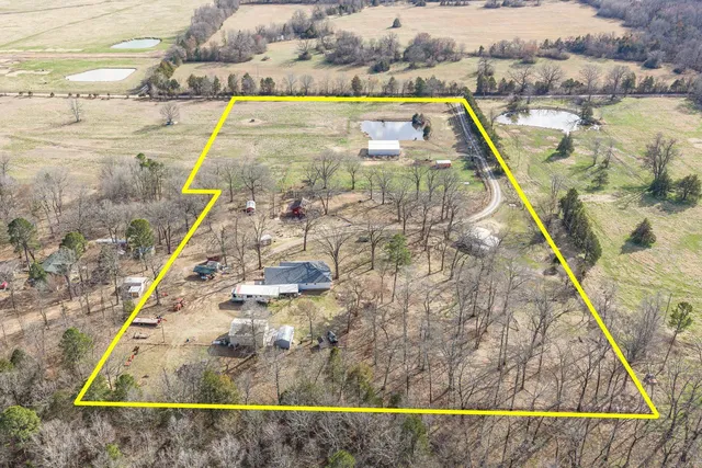 2660 Johnny Tate Rd, Waldron, AR 72958