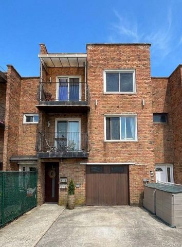 310 Delaware Avenue, Staten Island, NY 10305