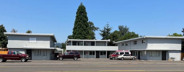 5312 Main St #5, Springfield, OR 97478