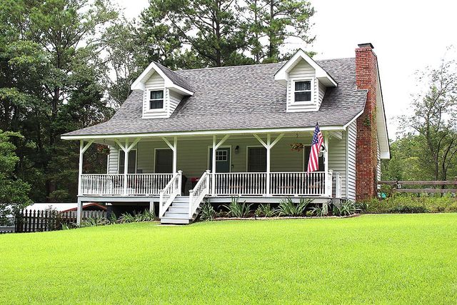 618 Welcome To Arnco Rd, Newnan, GA 30263