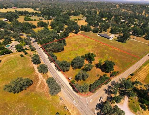 44 Old Dr, Millville, CA 96062