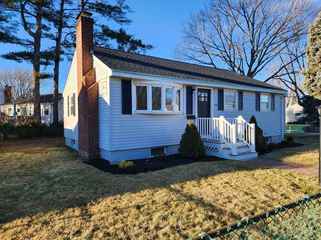 44 Bowes Ave, Quincy, MA 02169