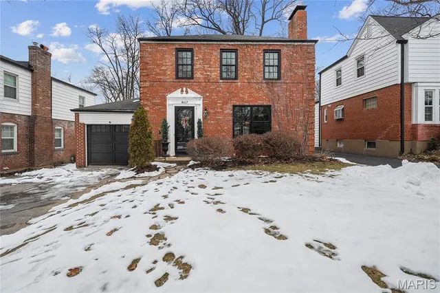 8417 Colonial Ln, Saint Louis, MO 63124