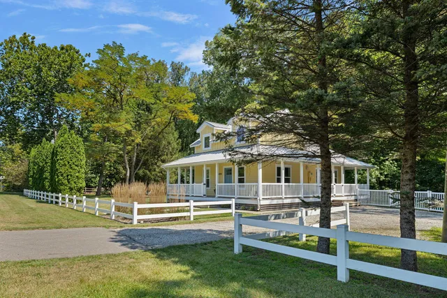13025 Red Arrow Hwy, Sawyer, MI 49125