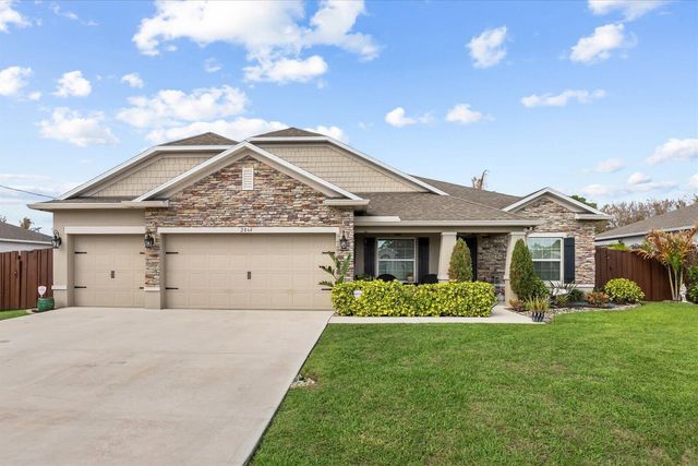 2064 SW Monterrey Lane, Port Saint Lucie, FL 34953