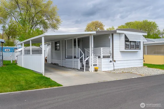 2240 W Broadway #137, Moses Lake, WA 98837