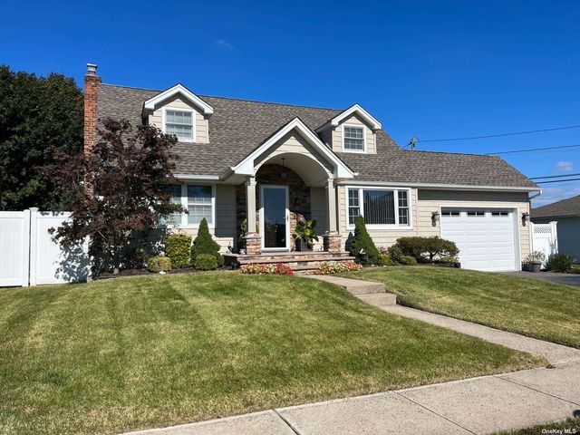 545 Mansfield Avenue, Levittown, NY 11756