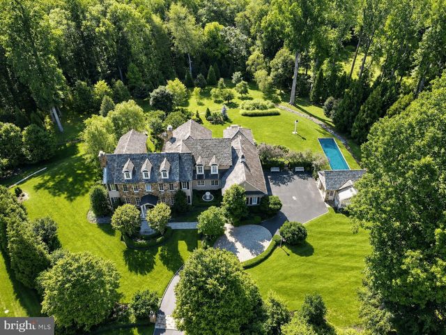 9698 Mill Ridge Ln, Great Falls, VA 22066