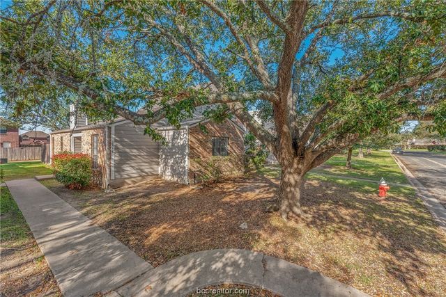 2516 Cross Timbers Dr, College Station, TX 77840