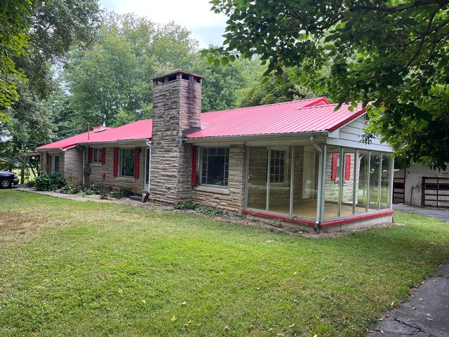 1033 Main St, Russell Springs, KY 42642