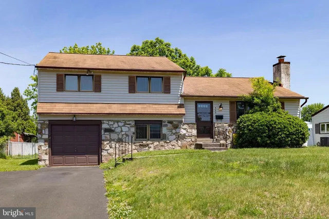 509 Penrose Ln, Warminster, PA 18974