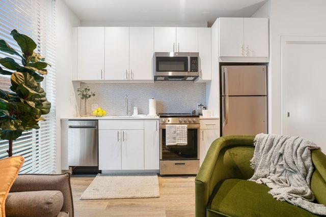 4519 Chestnut St #403, Philadelphia, PA 19139