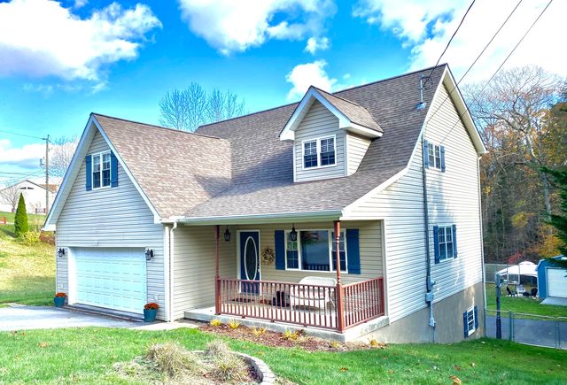 211 Skyview Dr, Beckley, WV 25801