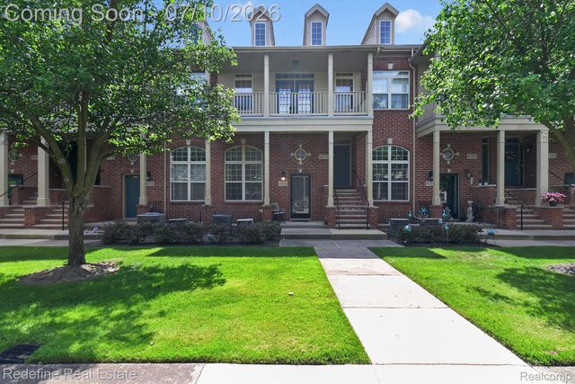 420 Boardwalk Dr, Walled Lake, MI 48390
