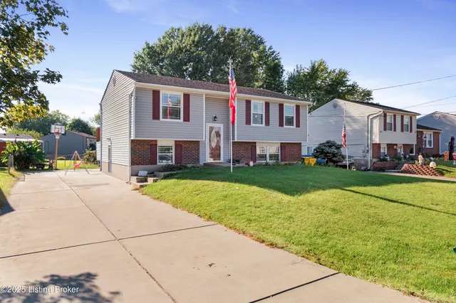190 Tumbleweed Dr, Louisville, KY 40229