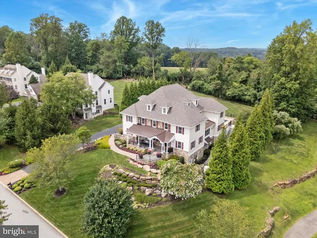 1004 Brick House Farm Ln, Newtown Square, PA 19073