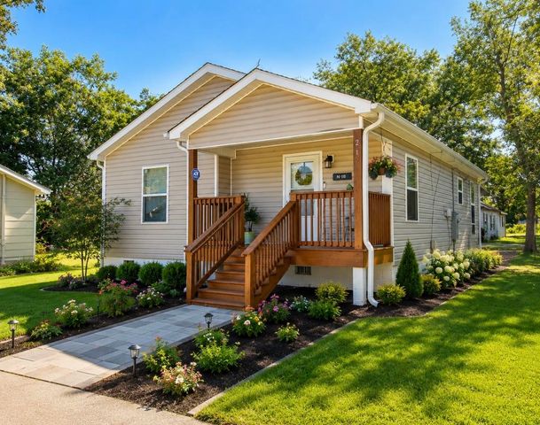 215 W James St., Mullins, SC 29574