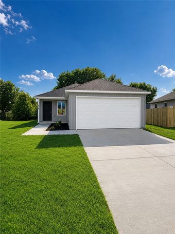 448 Beaunoir Ave, Lowell, AR 72745