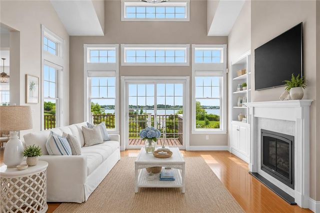 41 Waters Edge Edge #11, Tiverton, RI 02878
