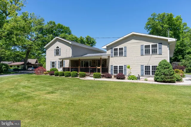 1002 Maple Ln, Tyrone, PA 16686