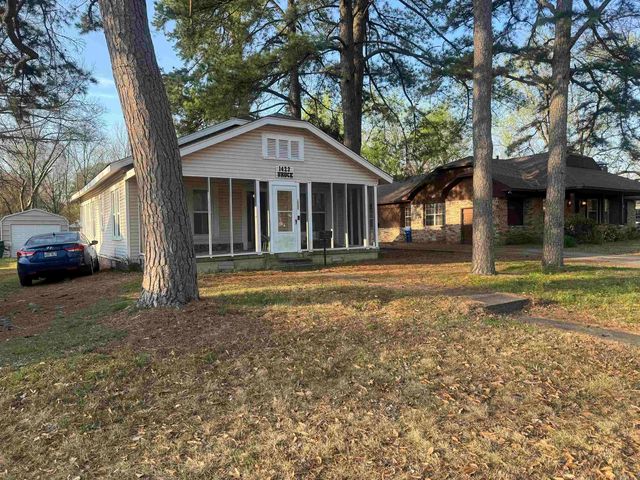 1423 Bruce St, Conway, AR 72034