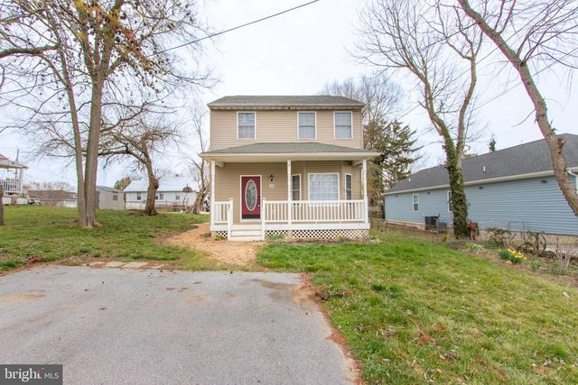 113 Maple Ave, Charles Town, WV 25414