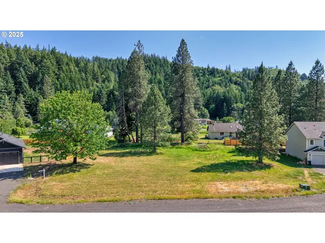 16 Taryn Ct, White Salmon, WA 98672