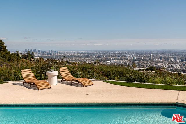 340 Trousdale Pl, Beverly Hills, CA 90210