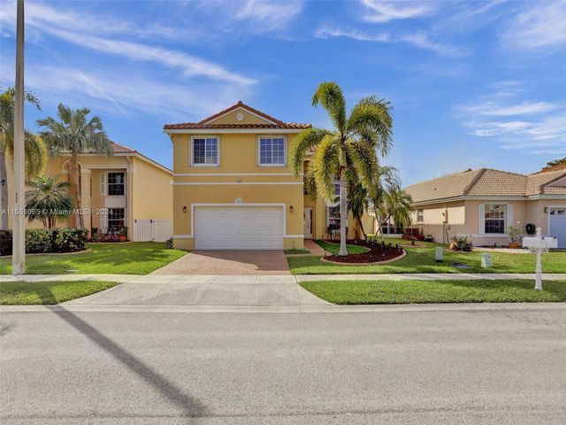 1282 NW 192nd Ave, Pembroke Pines, FL 33029