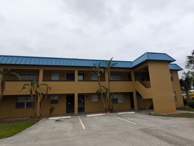 439 S  Paula Dr S #207, Dunedin, FL 34698